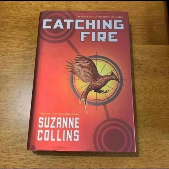Catching Fire - The Hunger Games Book 2 - Picture 1 of 2